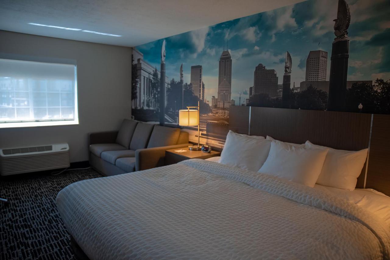 Clarion Pointe Indianapolis Airport Hotel Plainfield Eksteriør billede